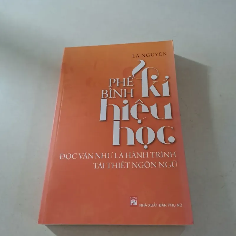 Phê bình ký hiệu học 597562