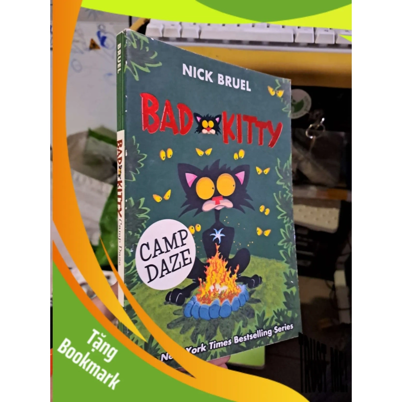 (TẶNG BOOKMARK) Bad kitty camp daze mới 80% ố ENGLISH BOOKS RBK1809 939046