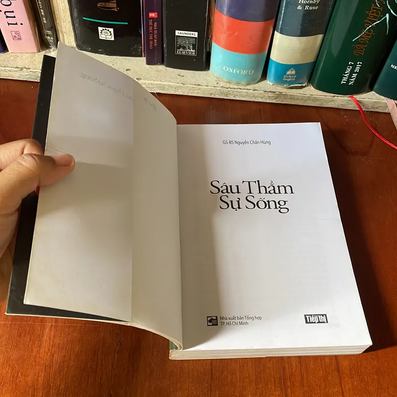 II Tựa sách: Sâu Thắm Sự Sống - Nguyễn Chấn Hùng - 2010 557889