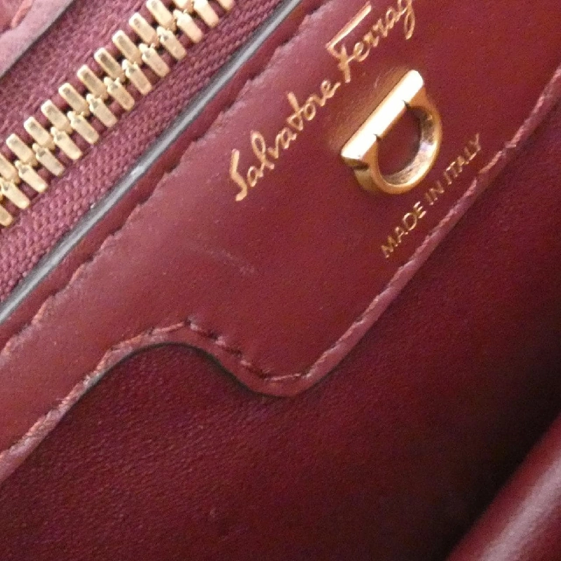 Túi xách vai Salvatore Ferragamo 21 I386 - Hàng hiệu Authentic 768022