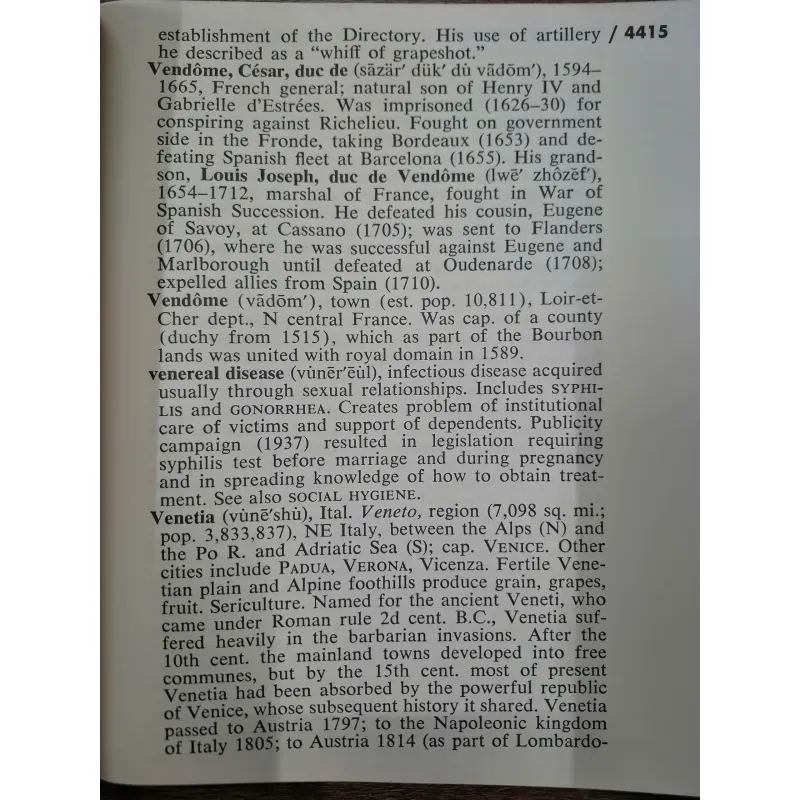 The Large Type Columbia-Viking Desk Encyclopedia (Volume 10: Thesp to Zwor) 958041