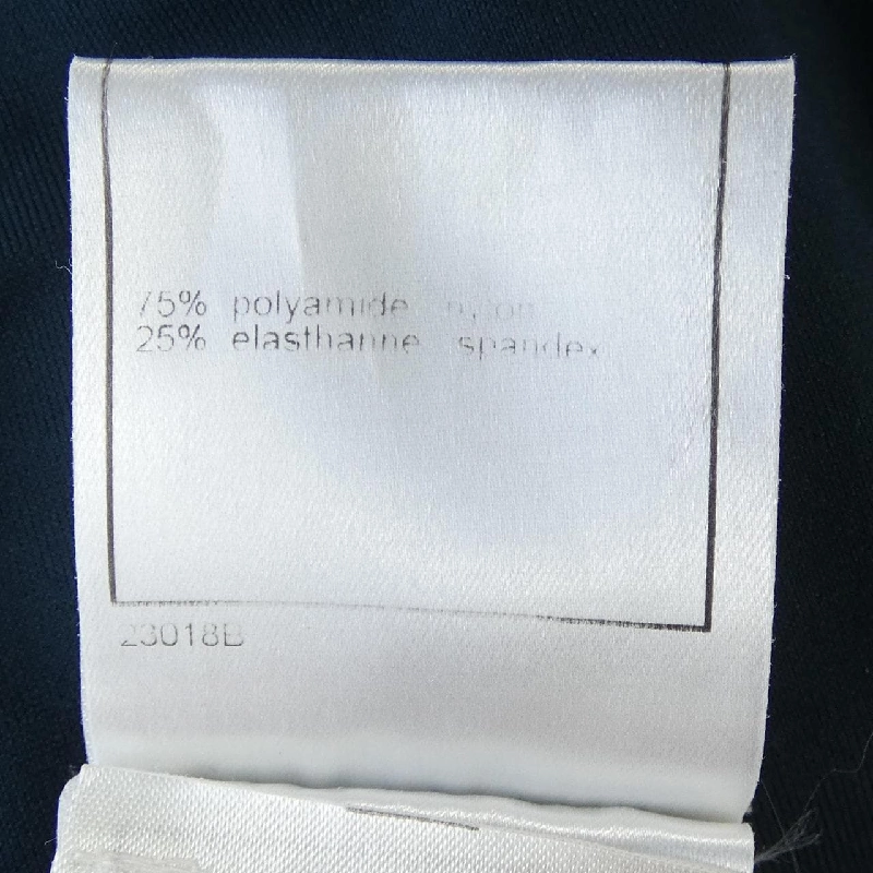 Áo khoác dài CHANEL P20775V12115 03P - Hàng hiệu Chính hãng 823789