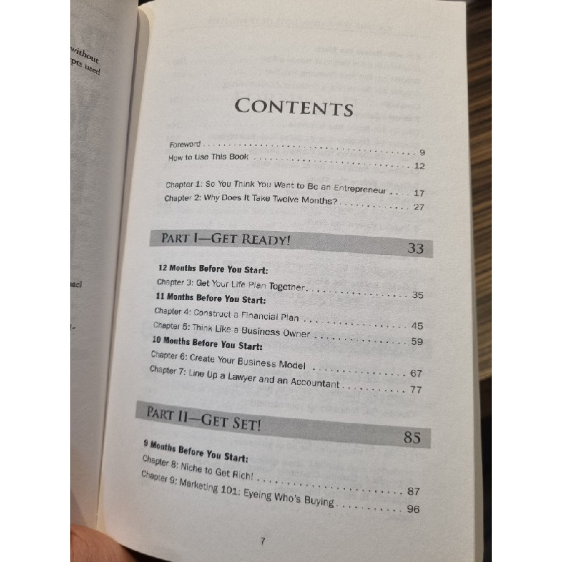 BECOME YOUR OWN BOSS IN 12 MONTHS : A Month-by-Month Guide to a Business That Works - Mlinda F. Emerson 184592