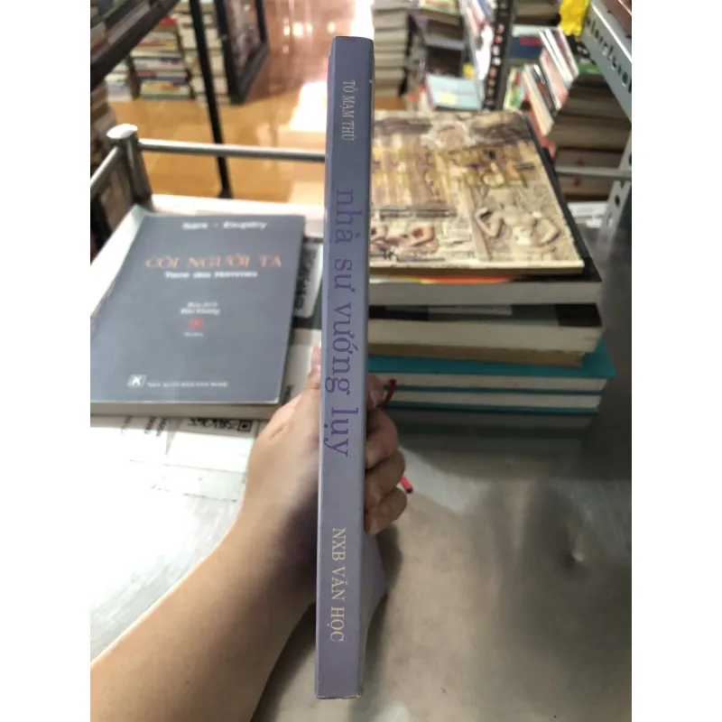 Nhà sư vướng luỵ 977640