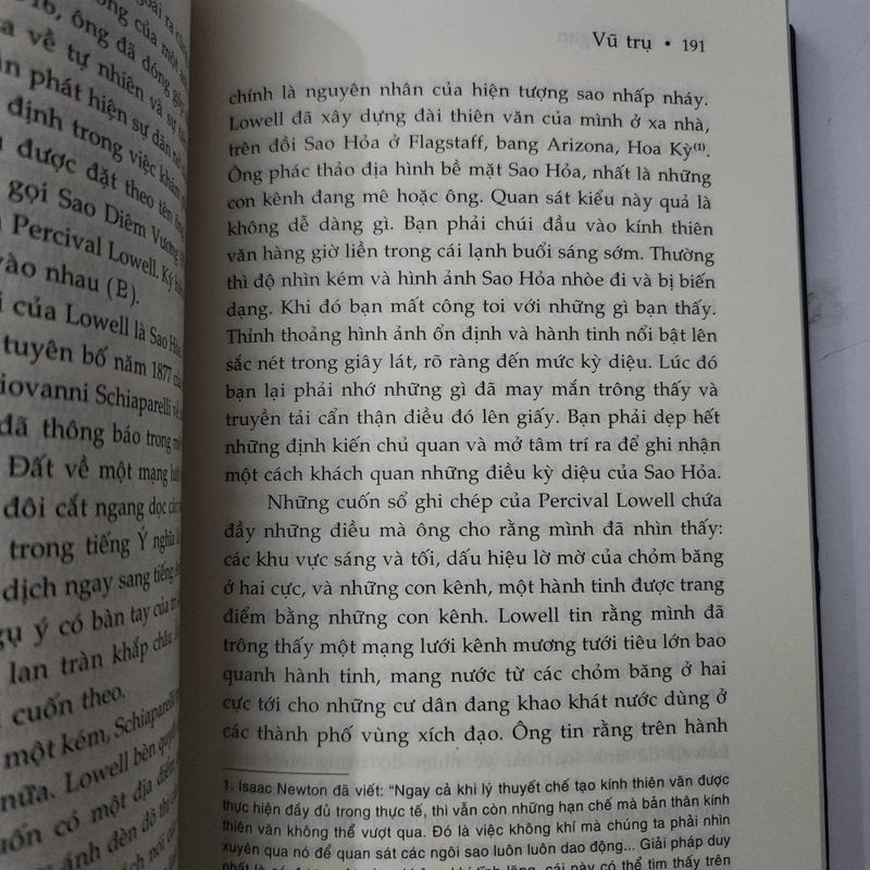 Sách Vũ trụ của Carl Sagan mới 95% 502878