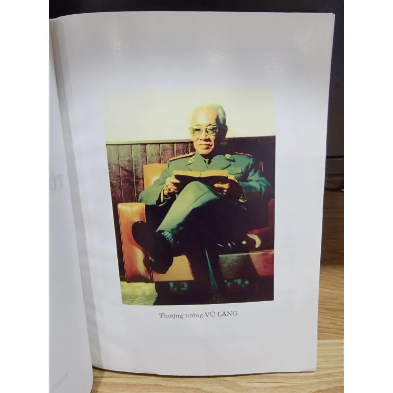 Thượng tướng Vũ Lăng từ một quyết tử quân - Hồi ký thượng tướng Vũ Lăng 558888