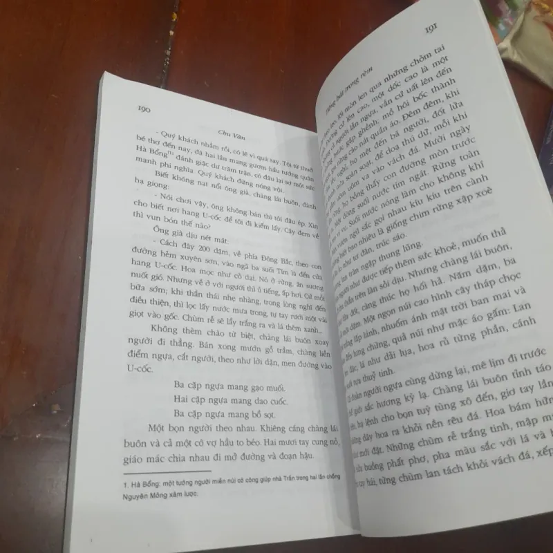 Chu Văn - TIẾNG HÁT TRONG RÈM (tập truyện dã sử) 930903