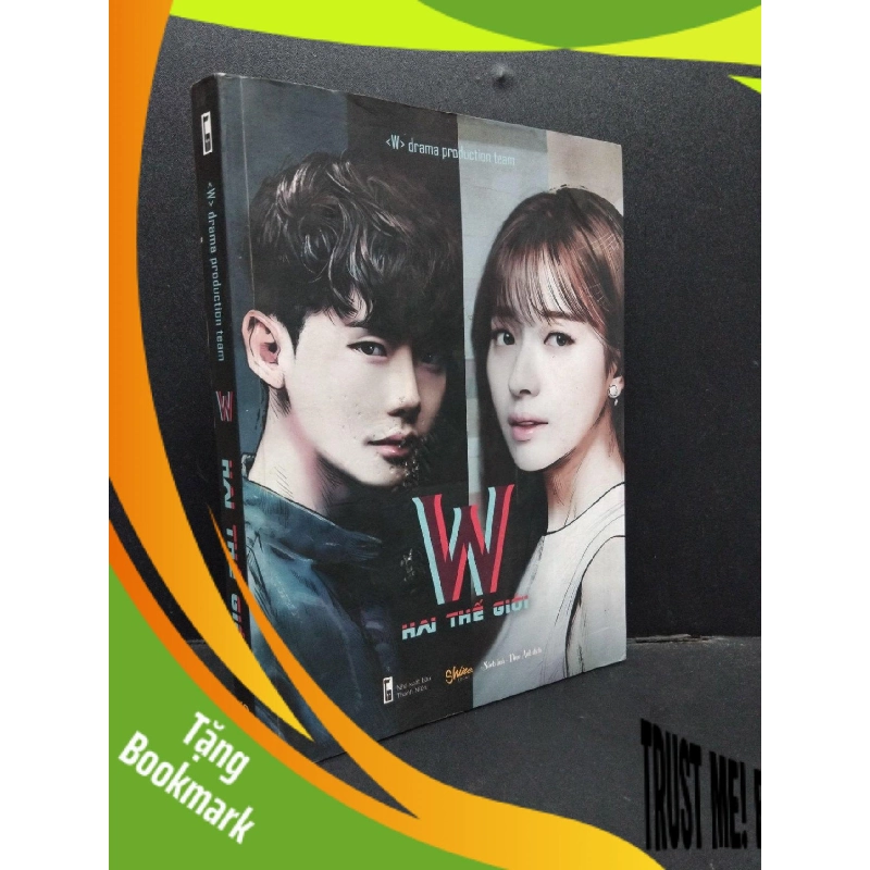 (TẶNG BOOKMARK) W hai thế giới mới 70% ố ẩm 2018 RBK1008 VĂN HỌC 956528