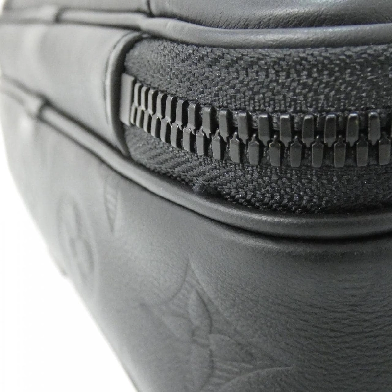 Túi đeo vai Louis Vuitton Monogram Shadow Alpha Wearable Wallet M82544 - Hàng hiệu Chính hãng 766470