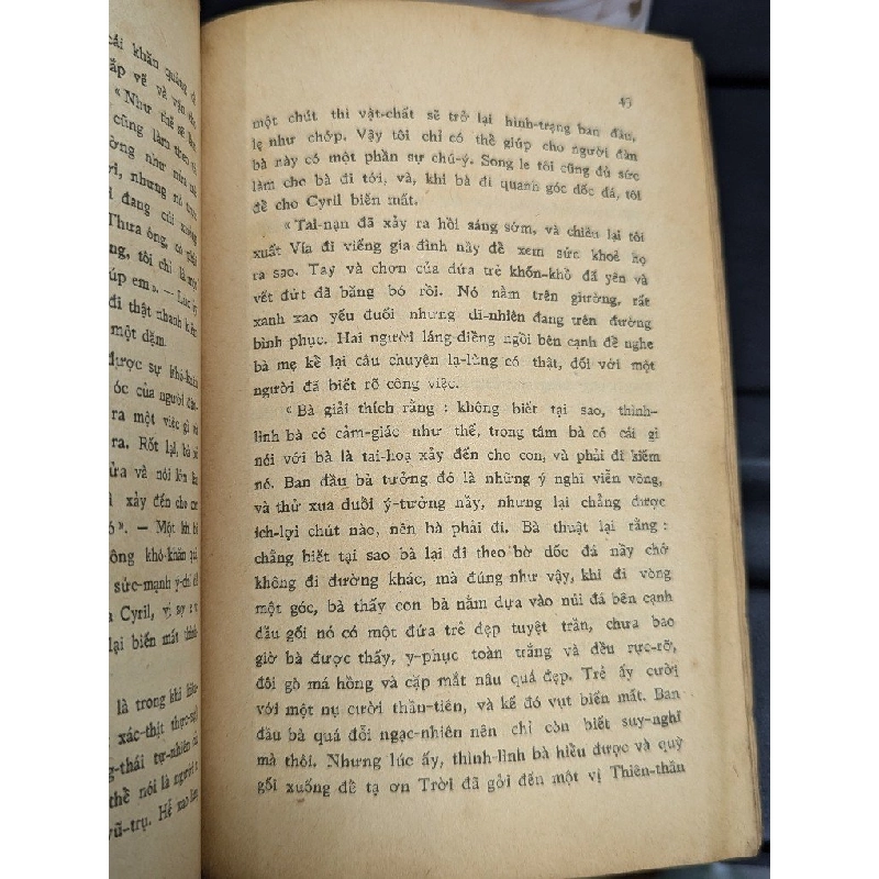 CÁC VỊ PHÒ TRỢ VÔ HÌNH - C.W.LEADBEATER 362819