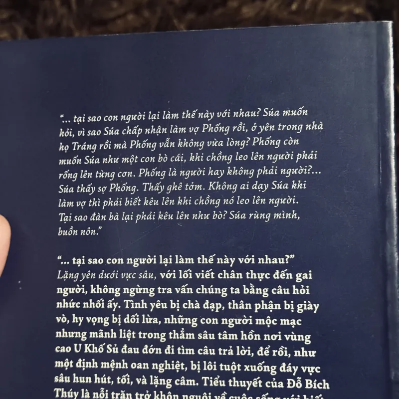 Lặng yên dưới vực sâu 990985