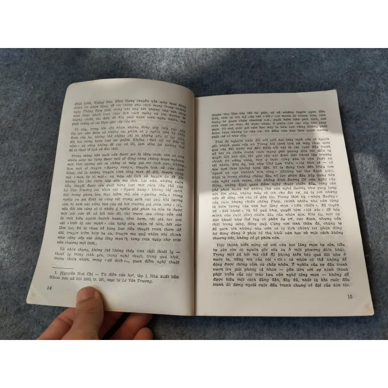 VĂN XUÔI LÃNG MẠN VIỆT NAM (1930 - 1945) 719935