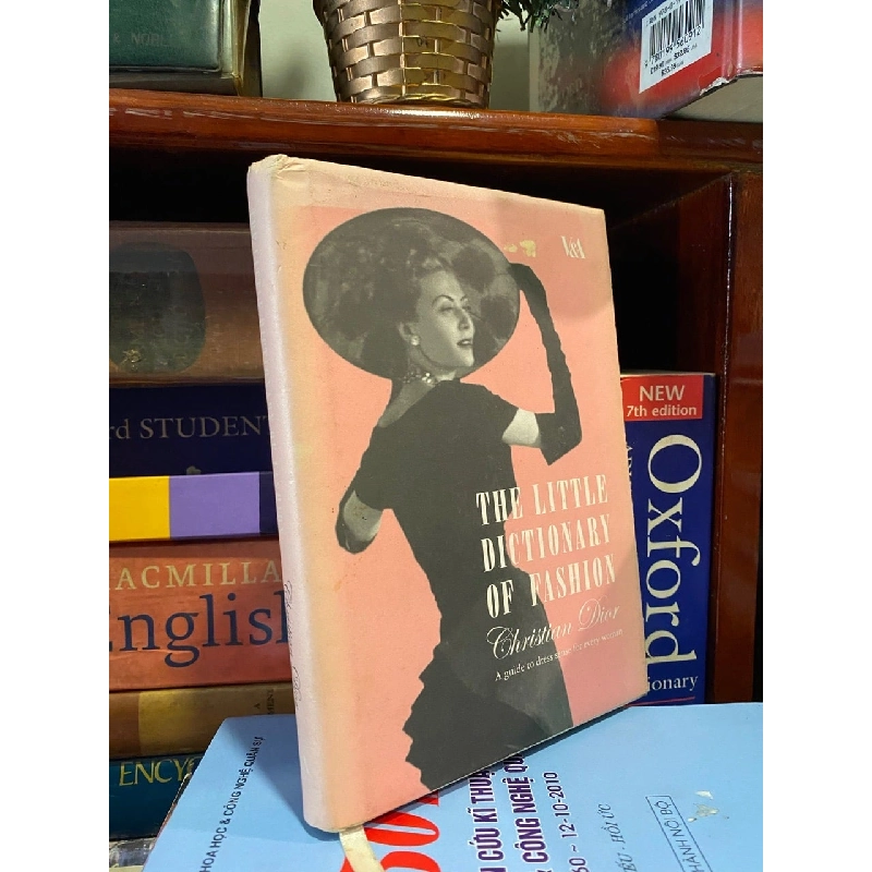 The Little Dictionary of Fashion - Christian Dior 733686