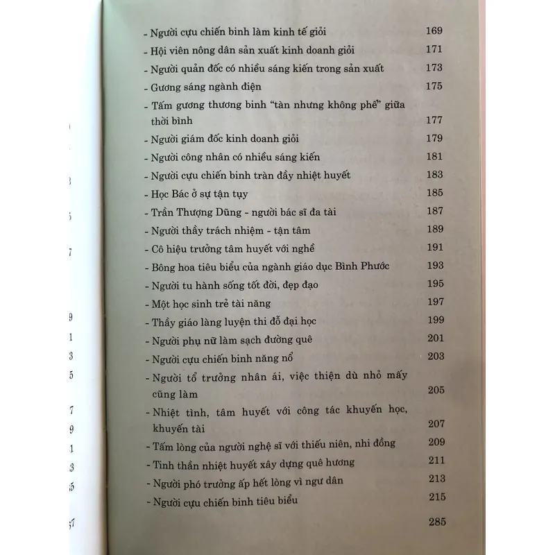 Những tấm gương bình dị mà cao quý  707460