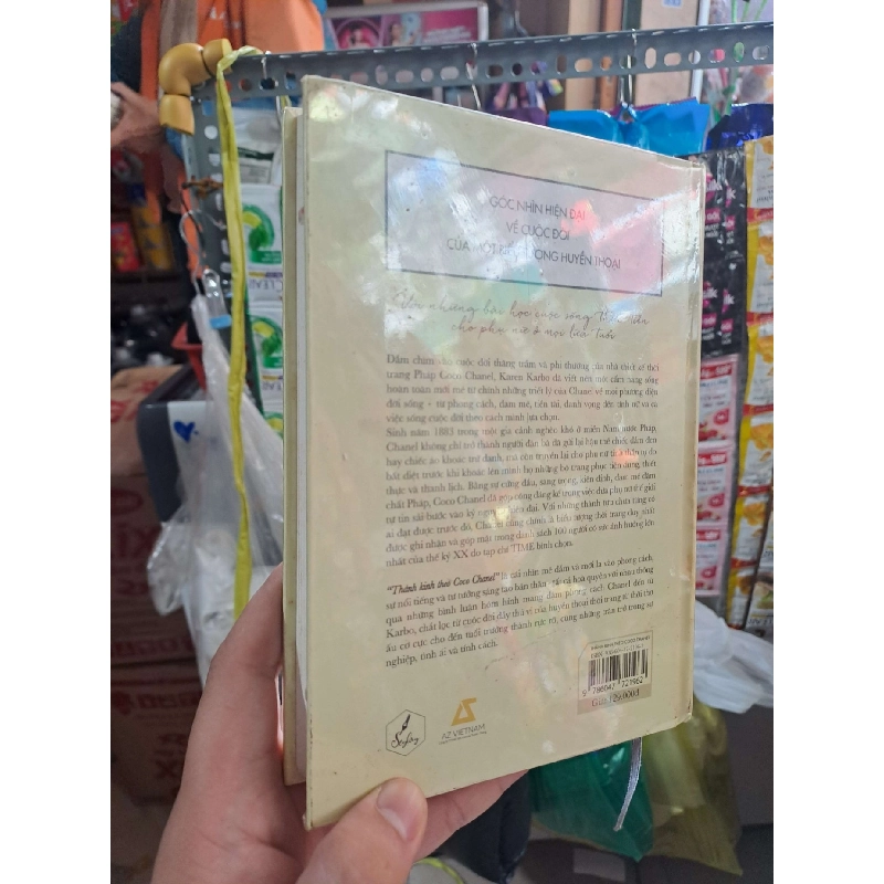Thánh Kinh Theo Coco Chanel - Karen Karbo 2017 mới 80% ố bìa cứng KỸ NĂNG HCM3012 Blogmeo040226 794918
