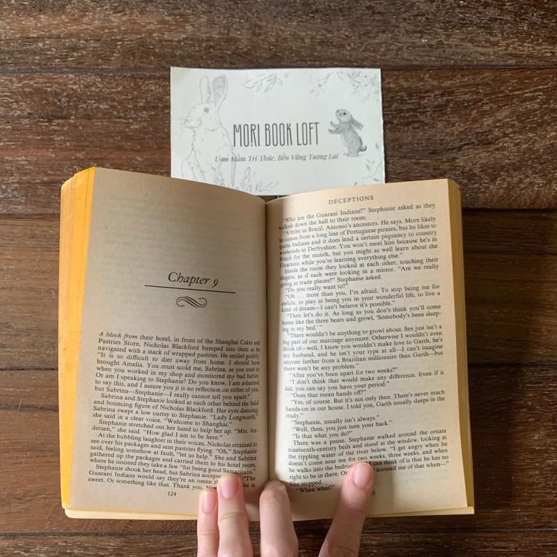 Sách ngoại văn Deceptions – Judith Michael, Used, Khổ Pocket 498775