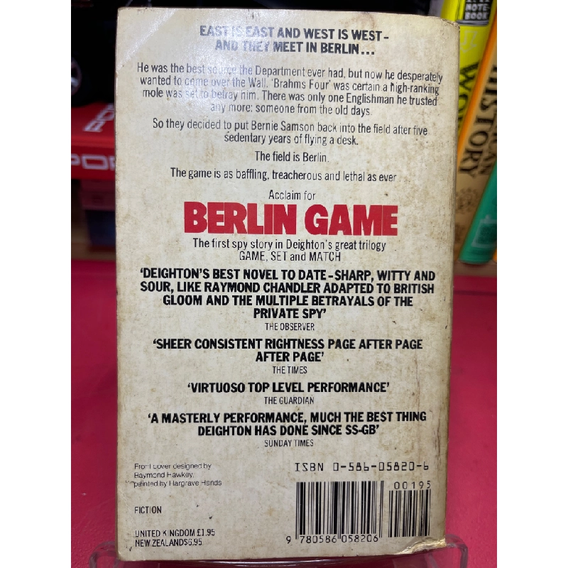 Berlin game mới 60% ố vàng Len Deighton HPB1905 SÁCH NGOẠI VĂN 181092