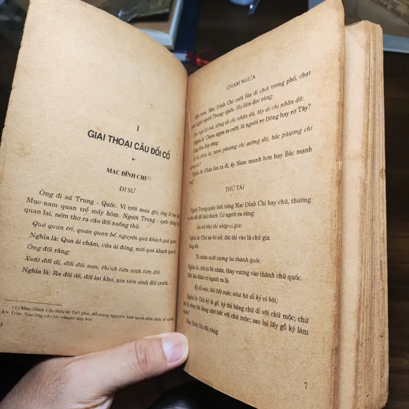 Câu Đối Việt Nam - Phong Châu 1023257