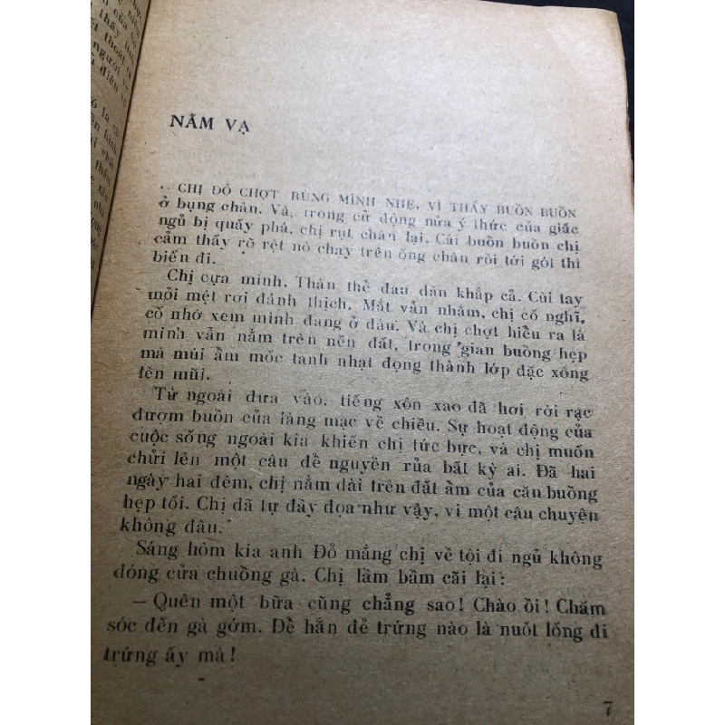 Nằm vạ 1981 mới 60% ố vàng Bùi Hiển HPB0906 SÁCH VĂN HỌC 915044