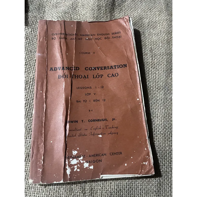 Anh ngữ, đối thoại lớp cao, sách in trước 1975 590209
