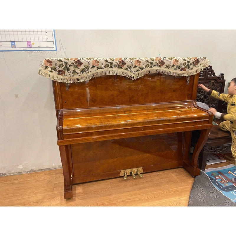 Piano V.Marktone màu như hình đang sử dụng 323800