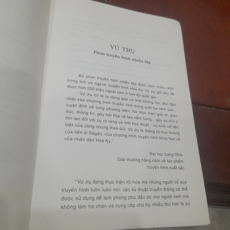 Carl Sagan - VŨ TRỤ, sự tiến hóa, sự sống và nền văn minh 525334