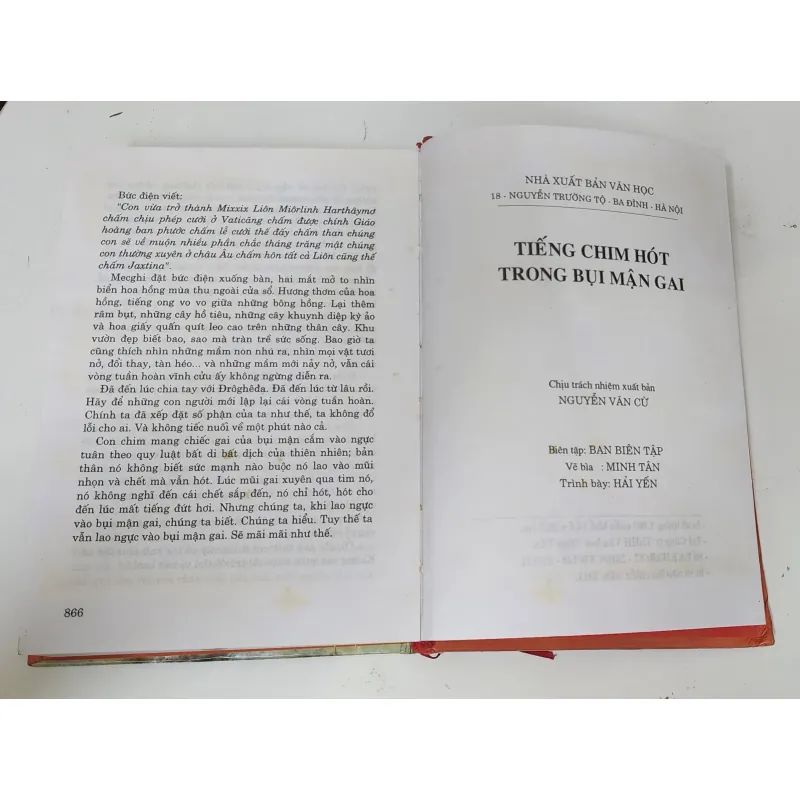 Tiểu thuyết TIẾNG CHIM HÓT TRONG BỤI MẬN GAI (Nhà văn Colleen McCullough) 759341