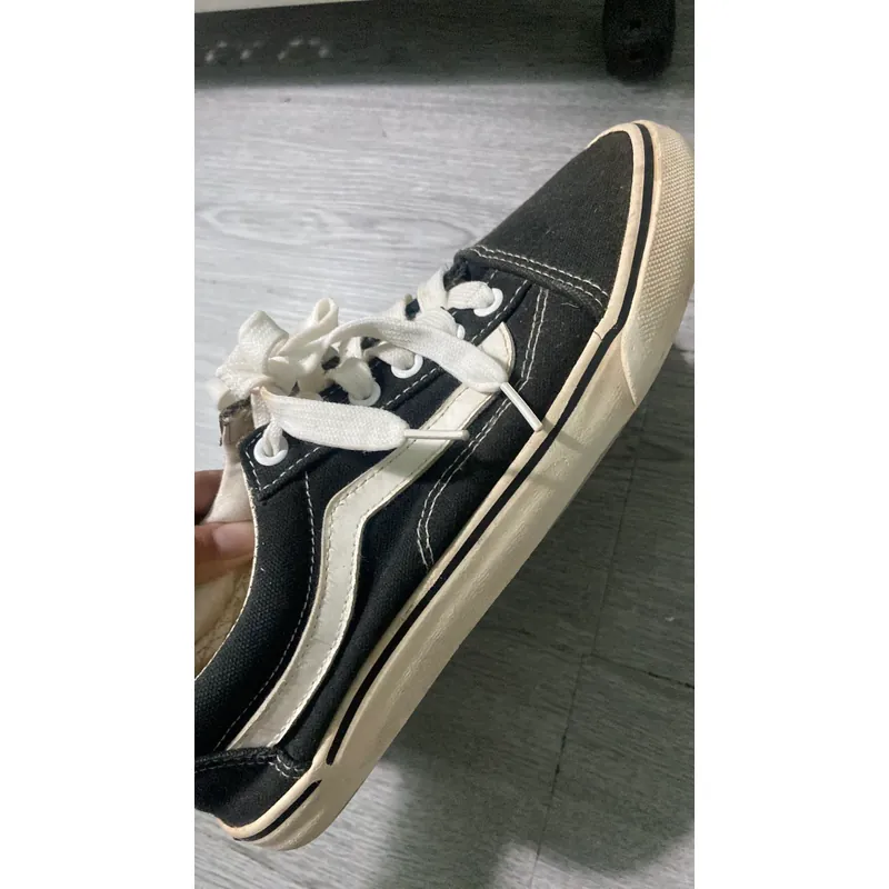 Giày vans cũ bị bạc màu 614122