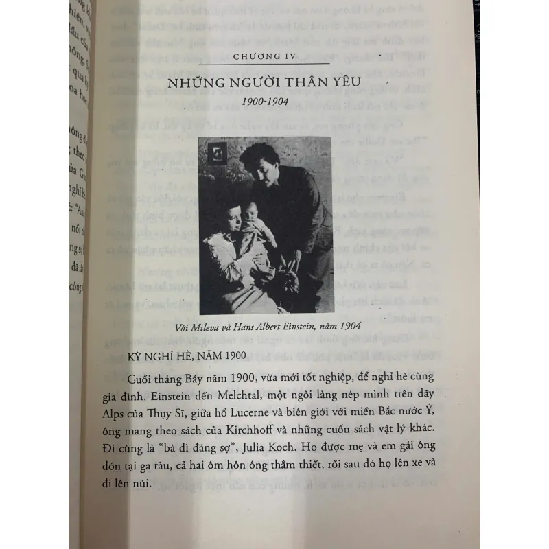 EINSTEIN CUỘC ĐỜI VÀ VŨ TRỤ - WALTER ISAAGSON 1006670