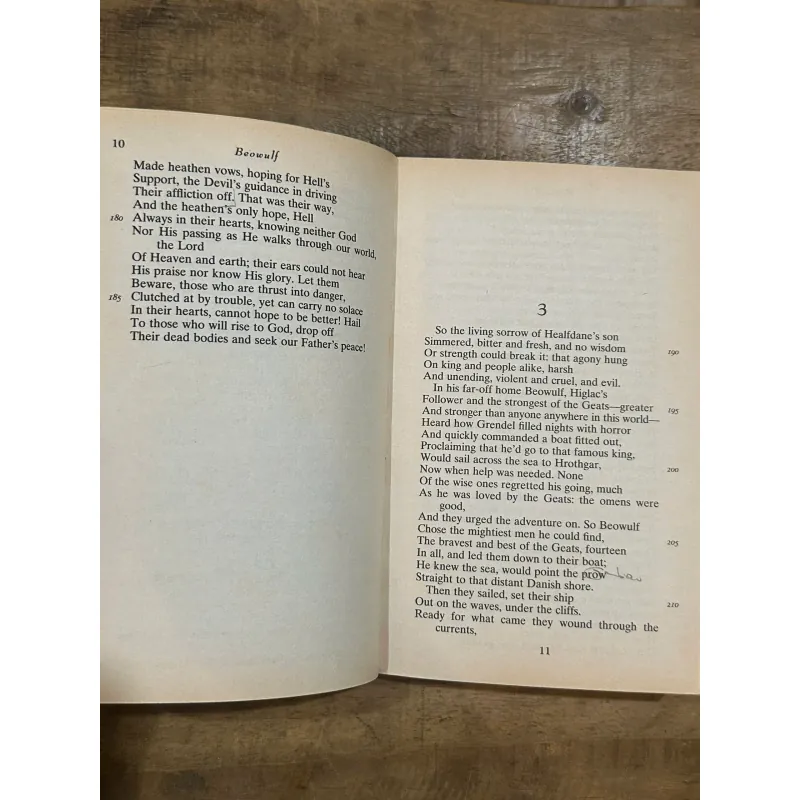 Beowulf - Burton Raffel dịch 731634