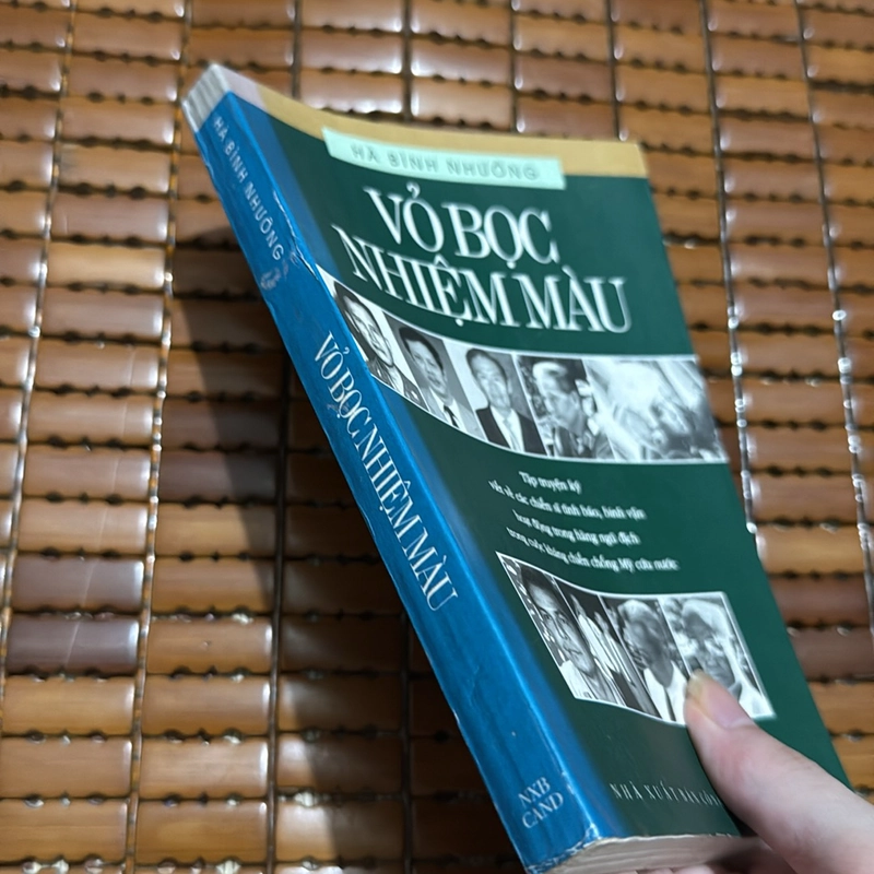 Vỏ bọc nhiệm màu - Hà Bình Nhưỡng  527041