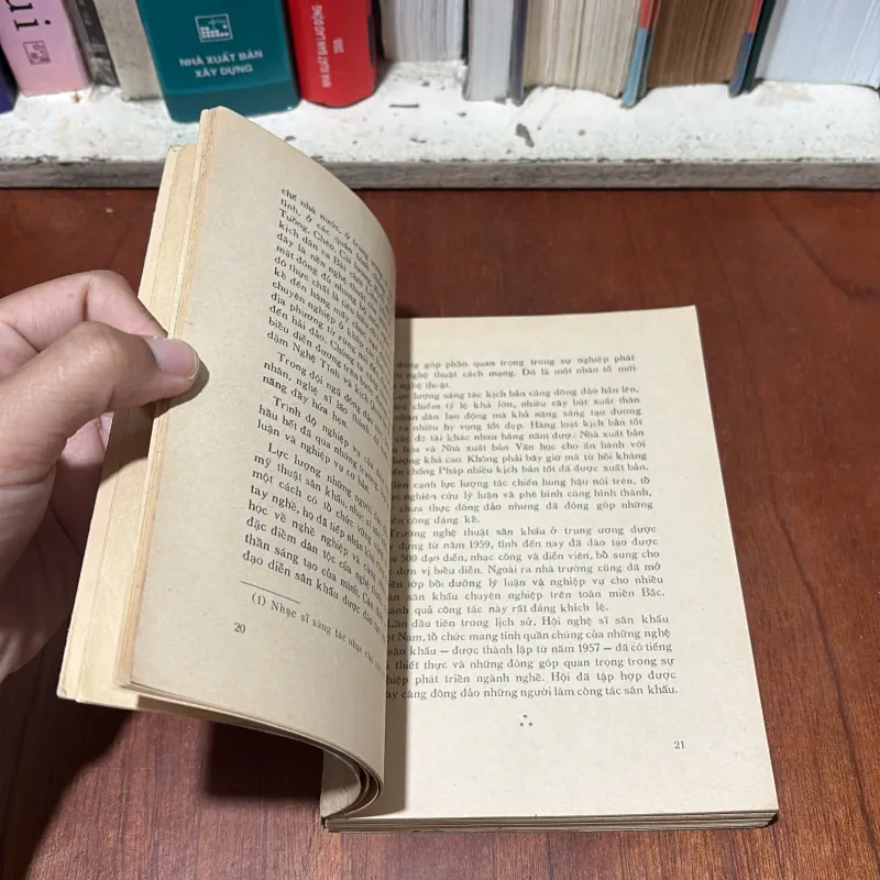 II Sách Xưa: Văn Hoá Nghệ Thuật - Việt Nam Dân Chủ Cộng Hoà 30 Năm - 1975 751392