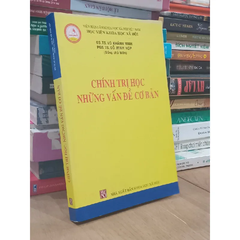 Chính trị học những vấn đề cơ bản - GS.TS. Võ Khánh Vinh, PGS.TS. Đỗ Minh Hợp 700592