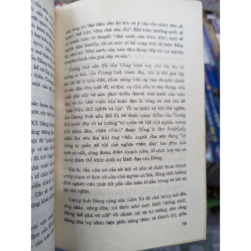 Mùa đông và mùa xuân Mátxcơva chấm dứt một thời đại - Du Thuý 121937