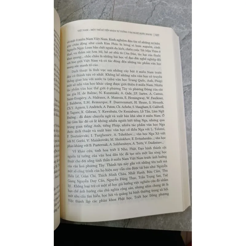 VIỆT NAM MỘT THẾ KỈ TIẾP NHẬN TƯ TƯỞNG VĂN NGHỆ NƯỚC NGOÀI - LÃ NGUYÊN 789744