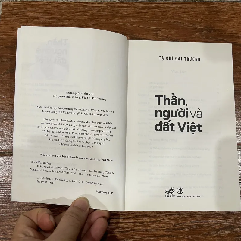 Thần, người và đất Việt - Tạ Chí Đại Trường (8) 1004053