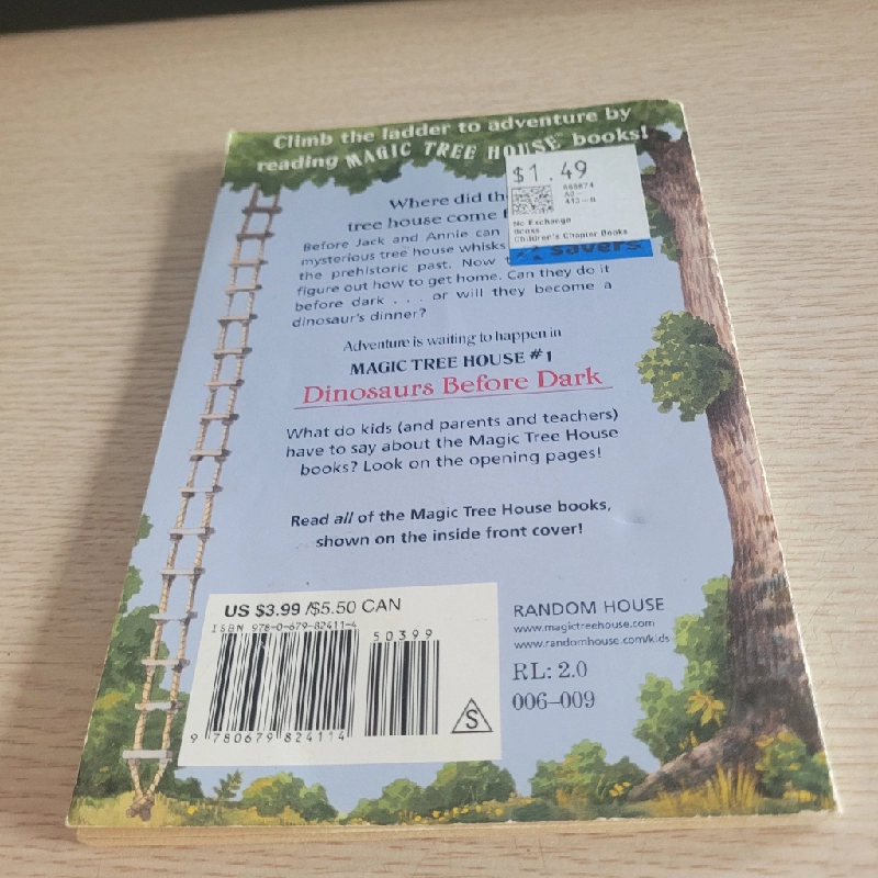 Dinosaurs Before Dark (Magic Tree House #1)  Mary Pope Osborne 531321