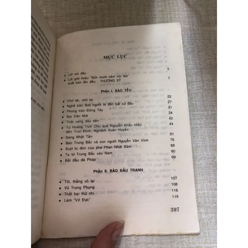 Bốn mươi năm nói láo 993516