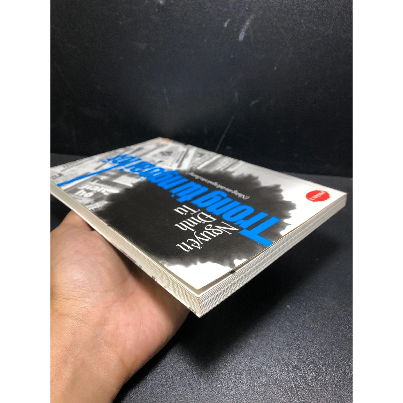 Trong tù ngoài tội 2012 Nguyễn Đình Tú mới 85% ố nhẹ (tiểu thuyết) HCM0101 912806