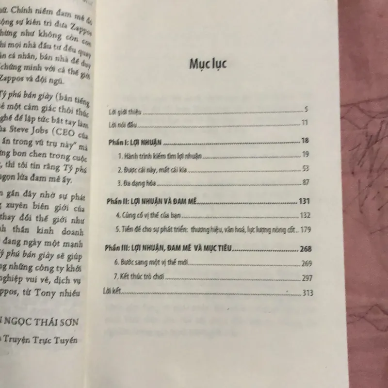 Tỷ phú bán giày 755323