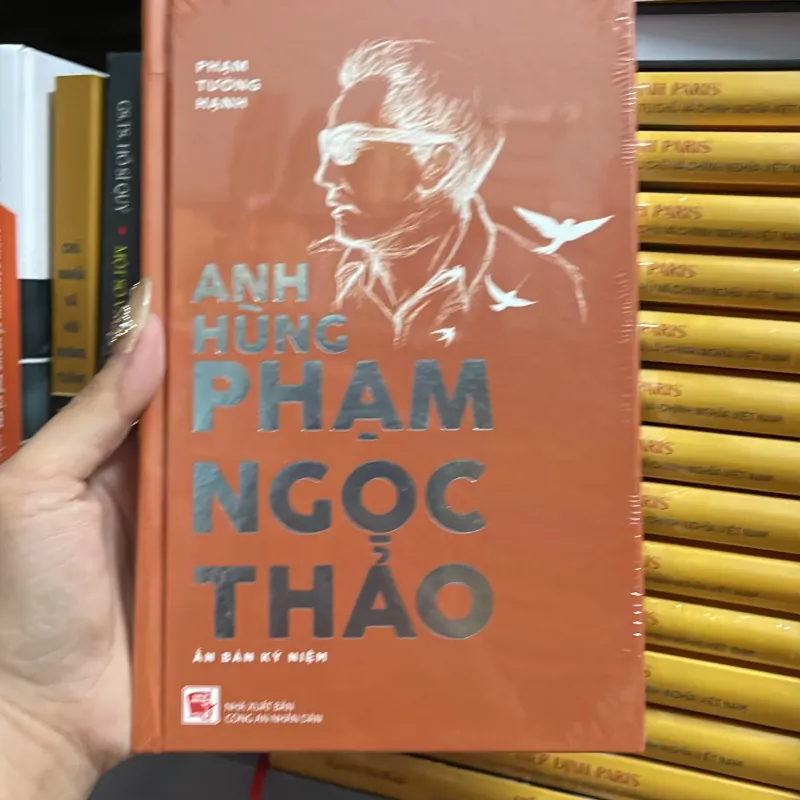 Anh Hùng Phạm Ngọc Thảo 1032827