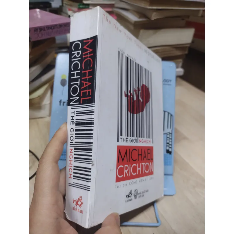 Sách: Thế giới nghịch - TG: Michael Crichton (B2) 933516
