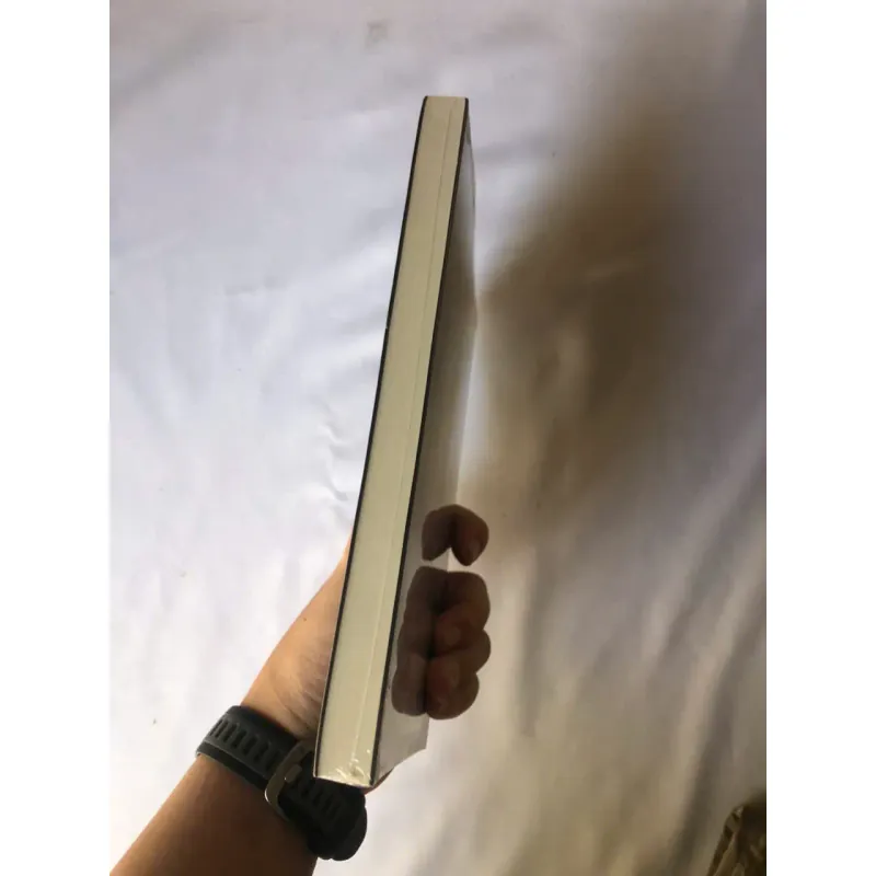 Giun Đất Mù Giữa Mê Cung - Veeraporn Nitiprapha 798801