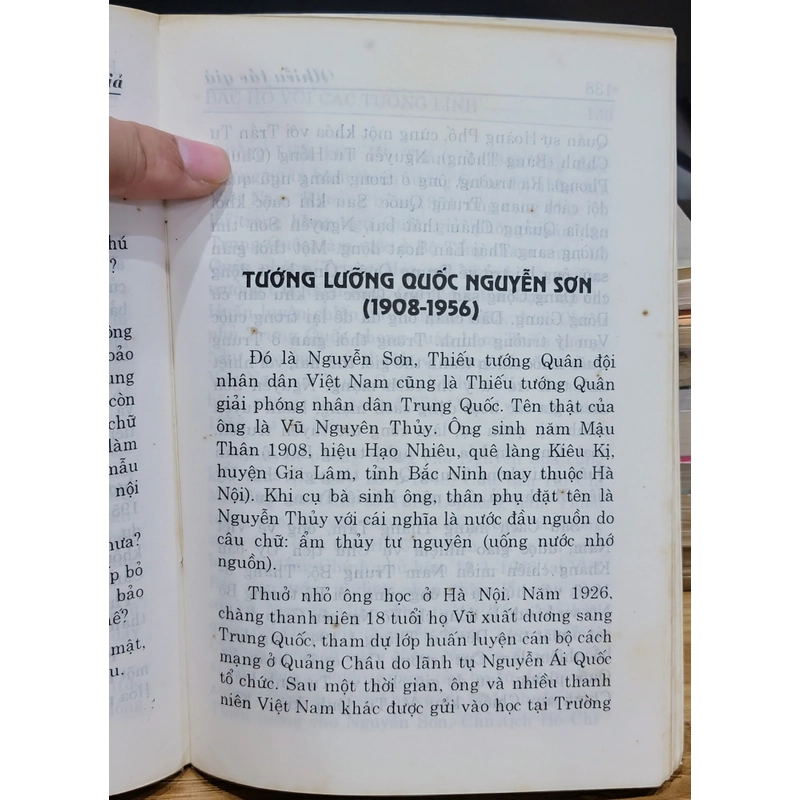 Bác Hồ với các tướng lĩnh 546593
