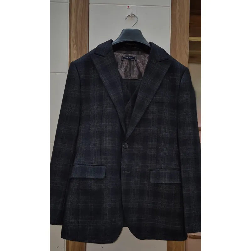 Thanh lý áo vest Adam tuxedo. 1030111