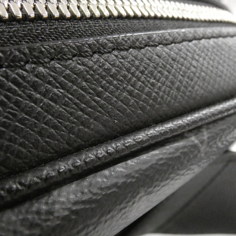 Túi đeo chéo Louis Vuitton Taiga Lama Bum Bag Outdoor M30245 613279