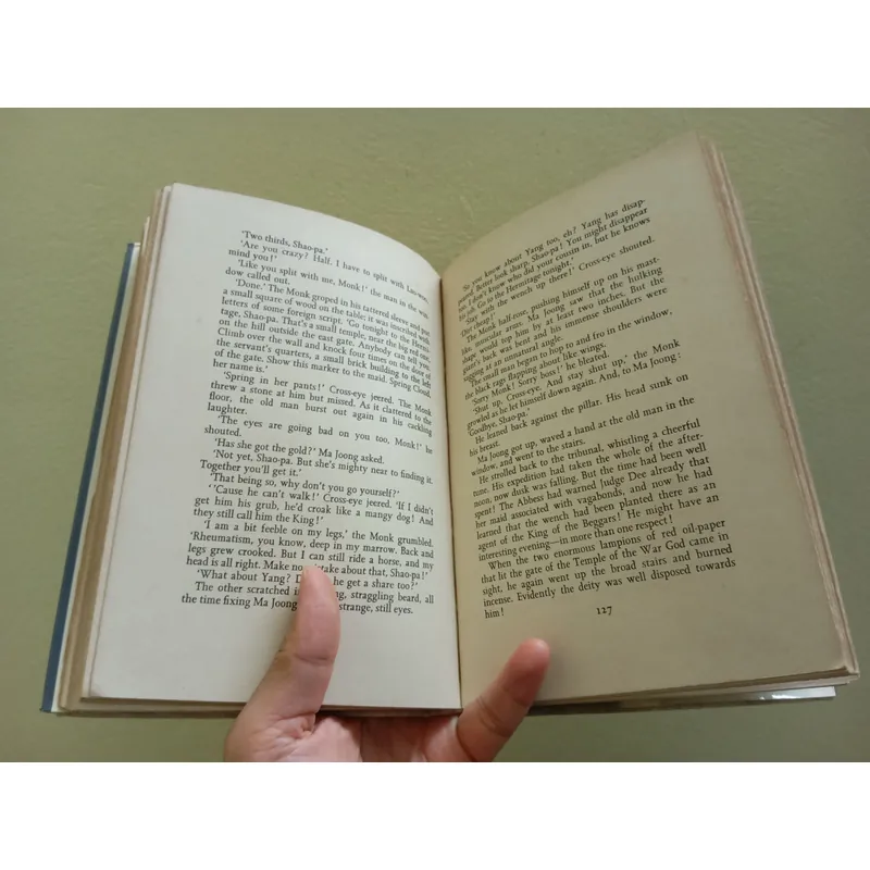 The phantom of the temple, sách ngoại văn tiếng Anh english book  701746