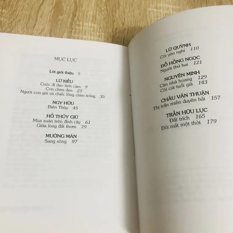 CUỘC ĐI DẠO TÌNH CẢM - tập truyện của nhiều tác giả  1024337