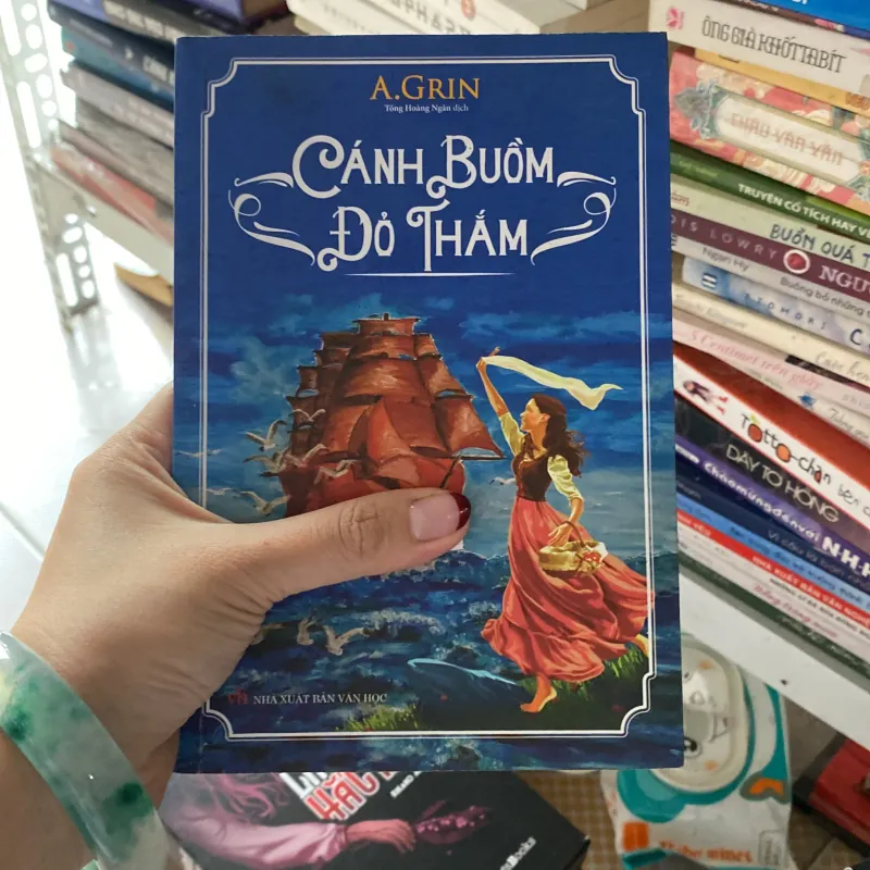 Cánh buồm đỏ thắm  936615