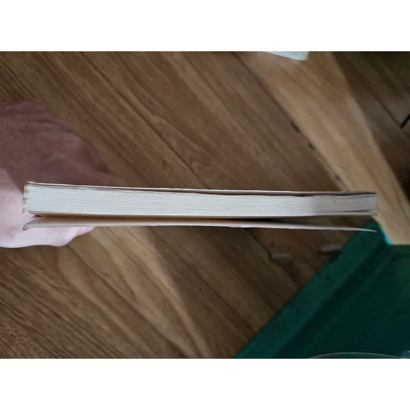 Sống và viết ở đảo quốc Sư Tử (có chữ ký tác giả)
 756915